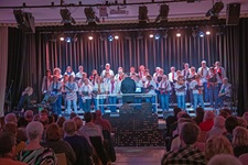 Die United Vocals auf der Bühne des Jahreskonzertes 2024